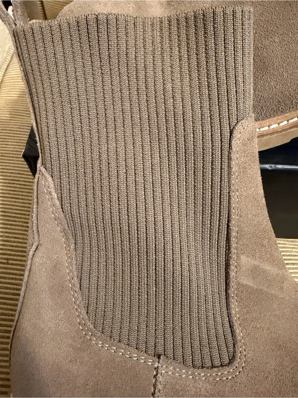 Steve Madden Kiley Women’s Lug Sole Chelsea Bootie with Fabric Cuff - Size 8 - Picture 5 of 16